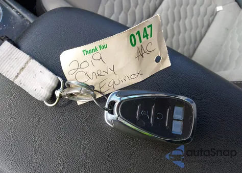 2019 Chevrolet Equinox Lt z USA, uszkodzony, nr VIN 2GNAXJEV6K6280180